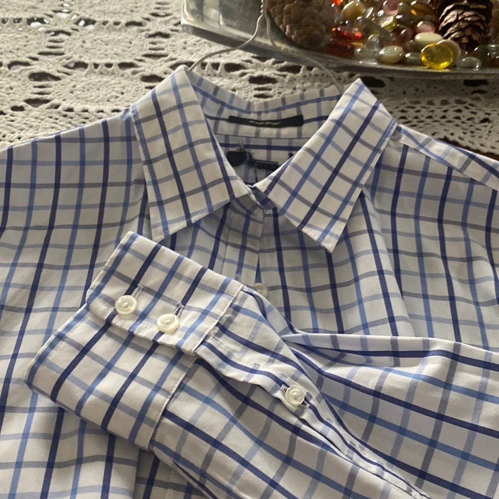 No name plaid collared shirt